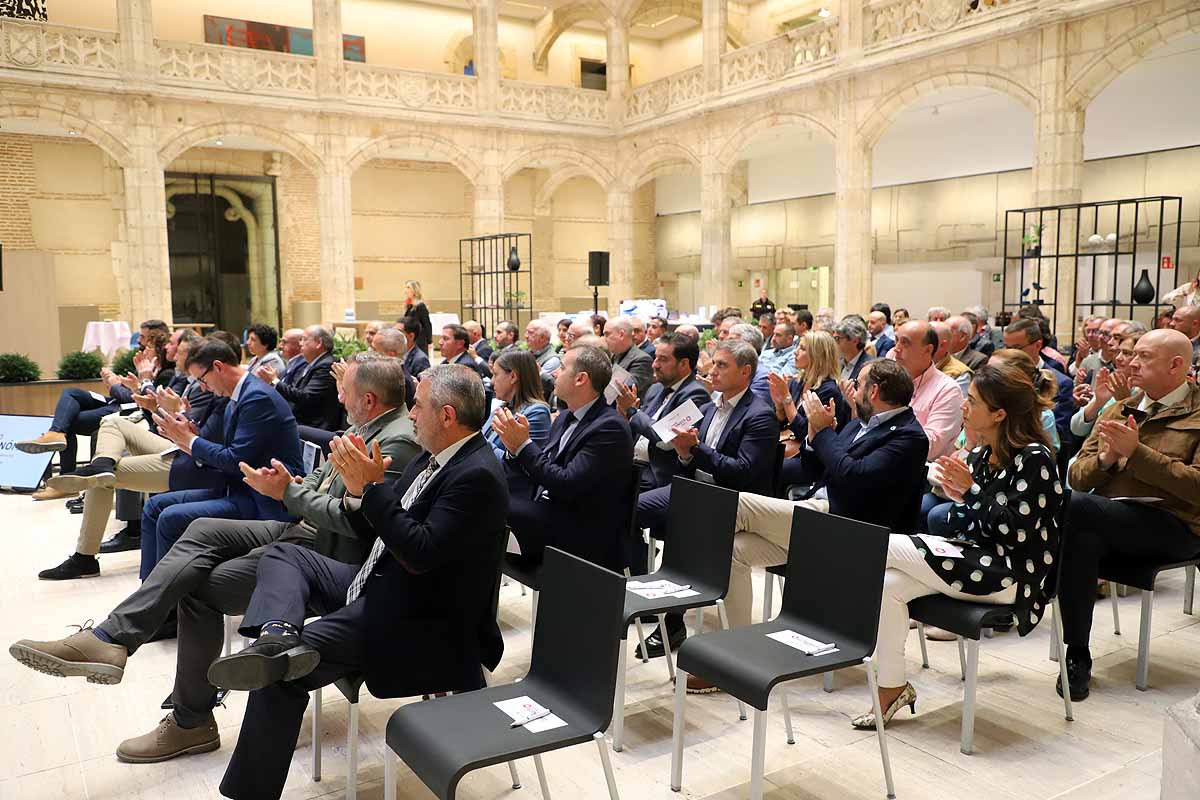 Fotos: Juan José Toribio, prestigioso y reconocido economista participa en el primer Foro Económico de BURGOSconecta