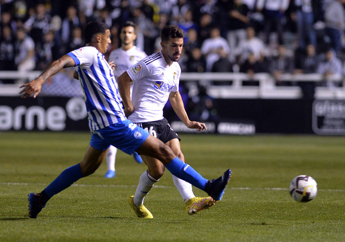 Imágnes de la goleada del Burgos CF ante el Deportivo Alavés en El Plantío