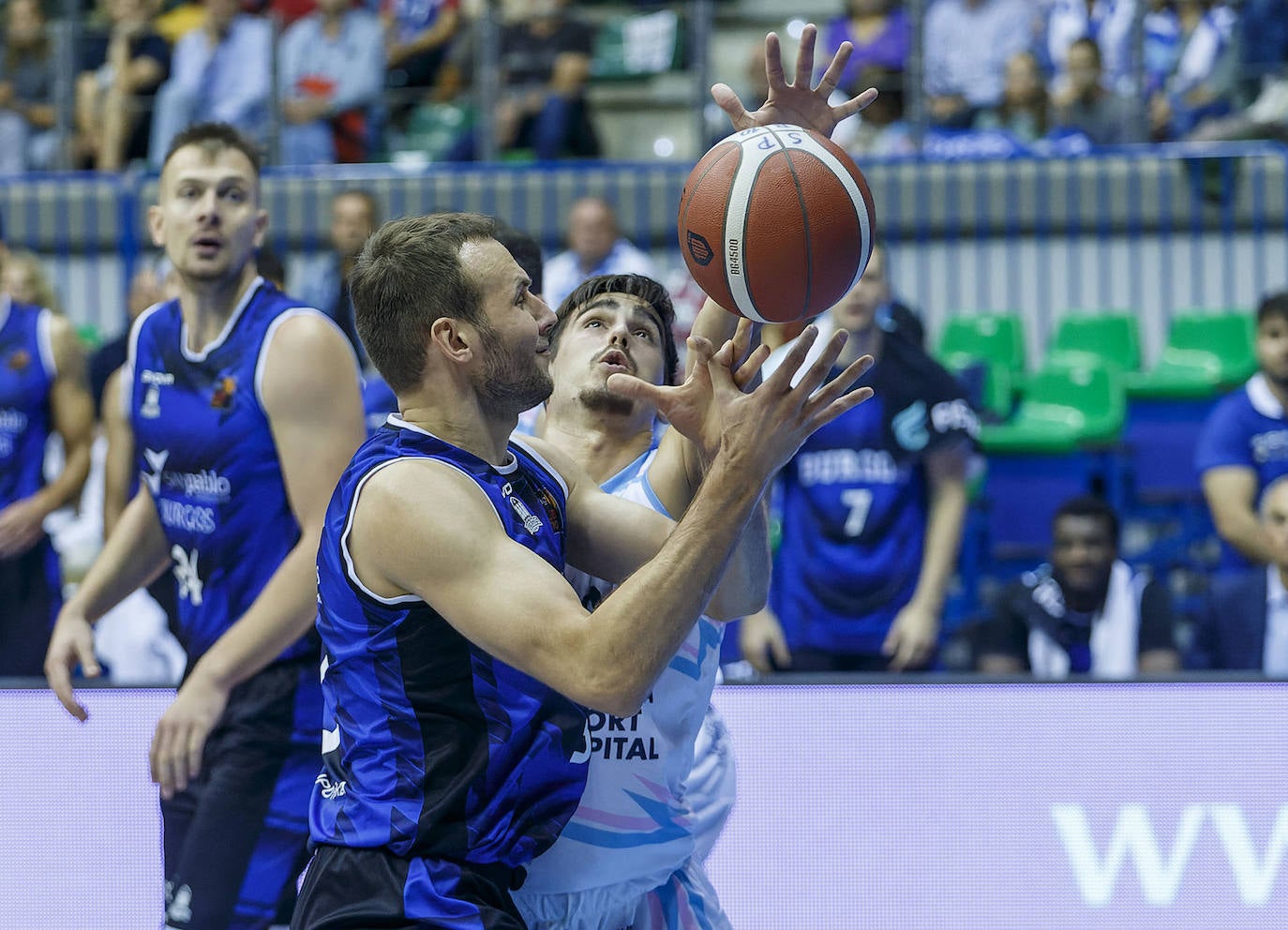 Fotos: Victoria del San Pablo frente al Melilla en su camino de regreso a ACB