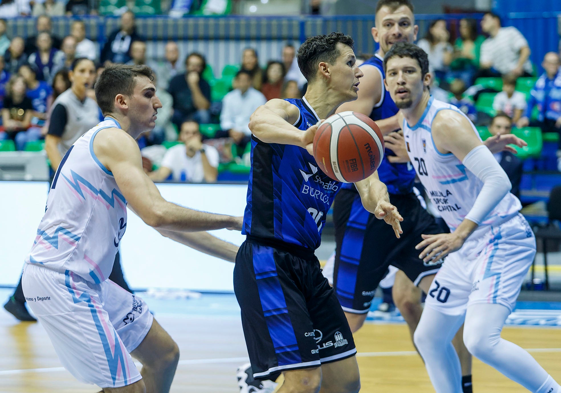 Fotos: Victoria del San Pablo frente al Melilla en su camino de regreso a ACB