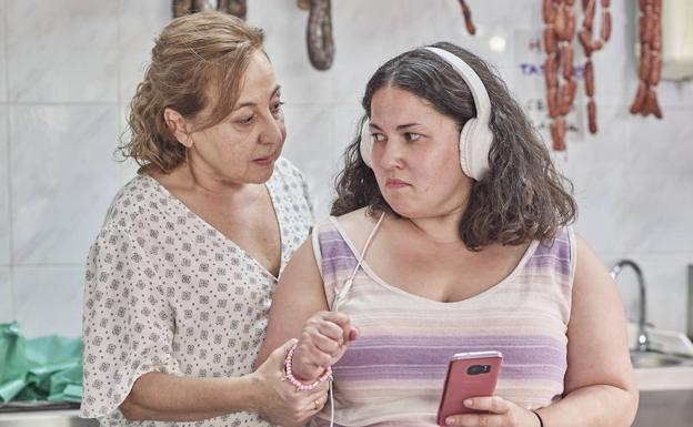 Carmen Machi y Laura Galán en 'Cerdita'.