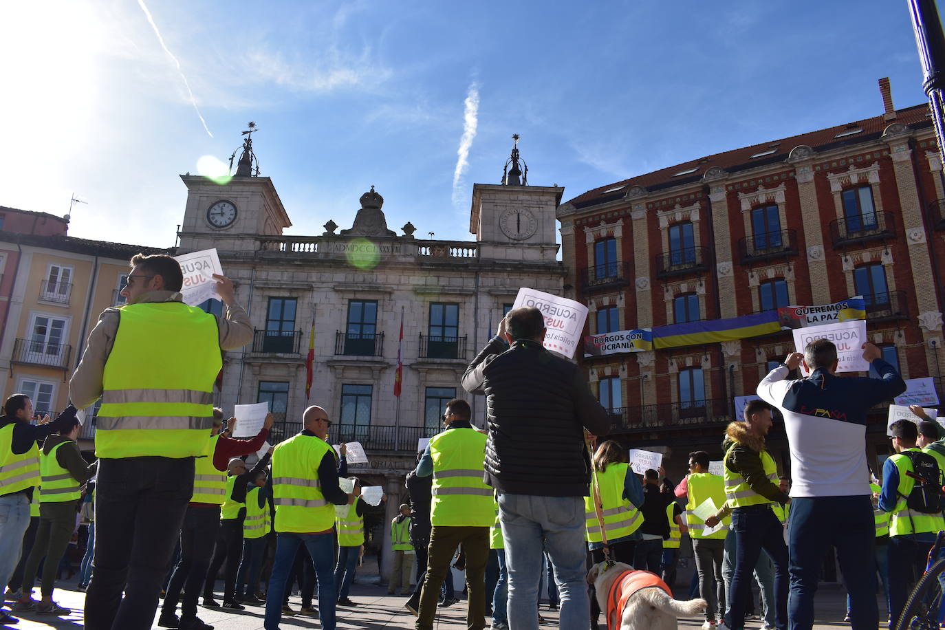 Fotos: La Policía Local de Burgos protesta frente al Ayuntamiento