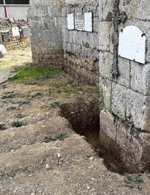 Imagen secundaria 2 - Trabajos realizados en el exterior de la iglesia de Hornillos del Camino por los vecinos del pueblo. 