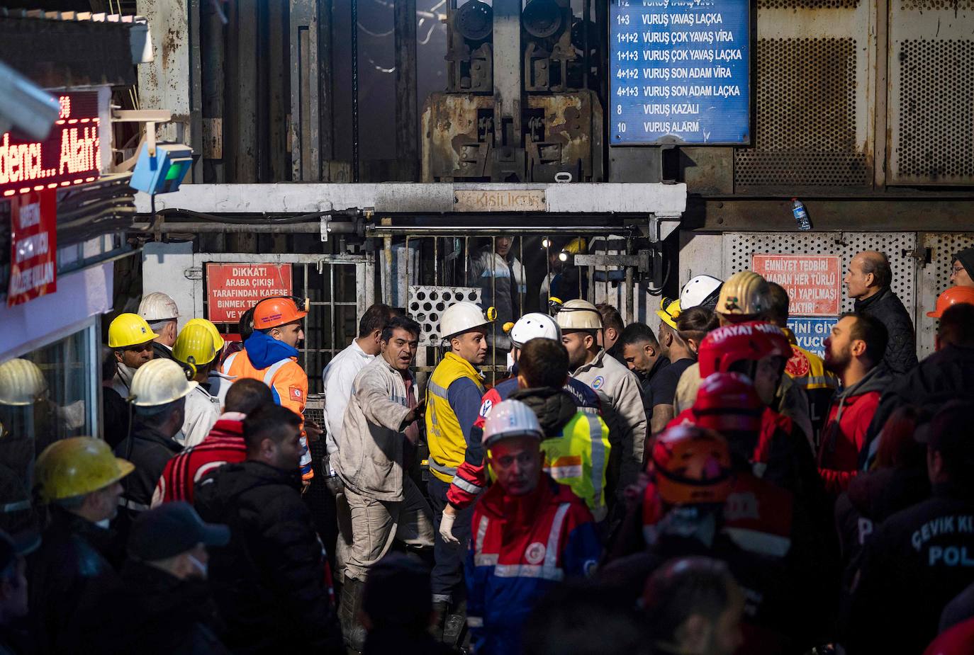 Fotos: Una explosión deja al menos 28 muertos en una mina de Turquía