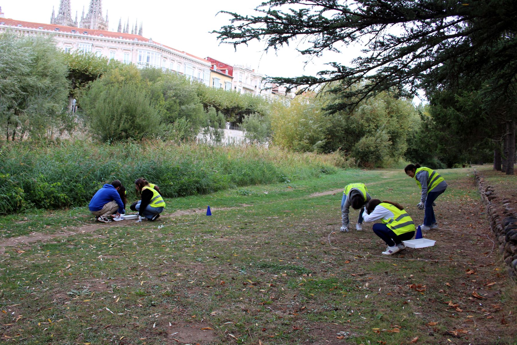 Fotos: En busca de plásticos en los ríos de Burgos