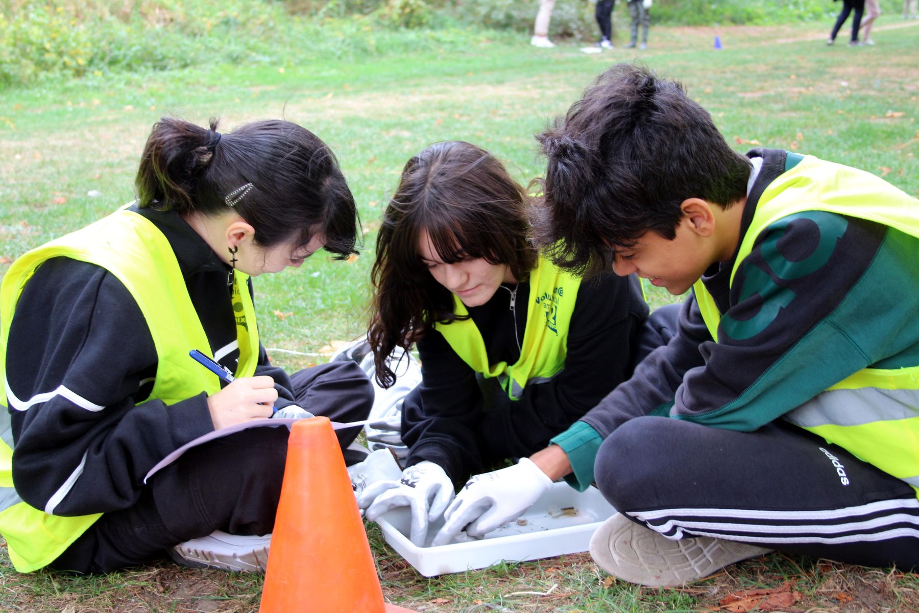 Fotos: En busca de plásticos en los ríos de Burgos