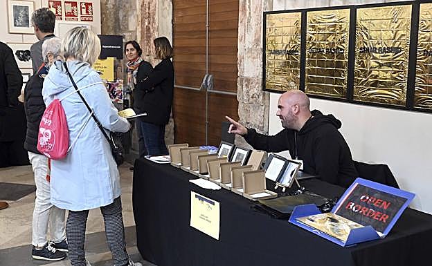 Imagen principal - Inauguración de Librarte en Burgos este viernes.