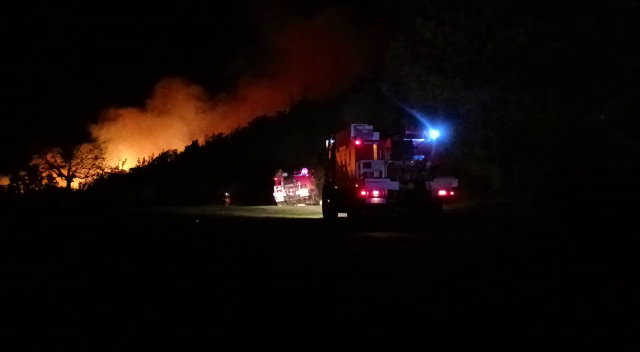 El foco más peligroso del incendio se sitúa en la provincia de Burgos. La UME ha trabajado durante toda la noche junto a un gran despliegue de medios. La mayoría de focos están controlados. 