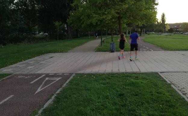 Imagen principal - La red ciclista de Burgos: extensa pero con numerosas deficiencias