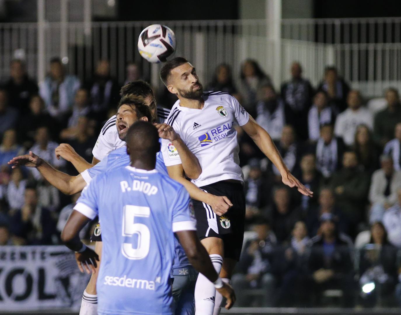 Imágenes de la victoria del Burgos CF ante la UD Ibiza este sábado en El Plantío