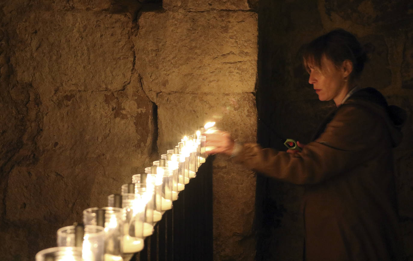 Imagen secundaria 1 - Castrojeriz a la luz de las velas. 