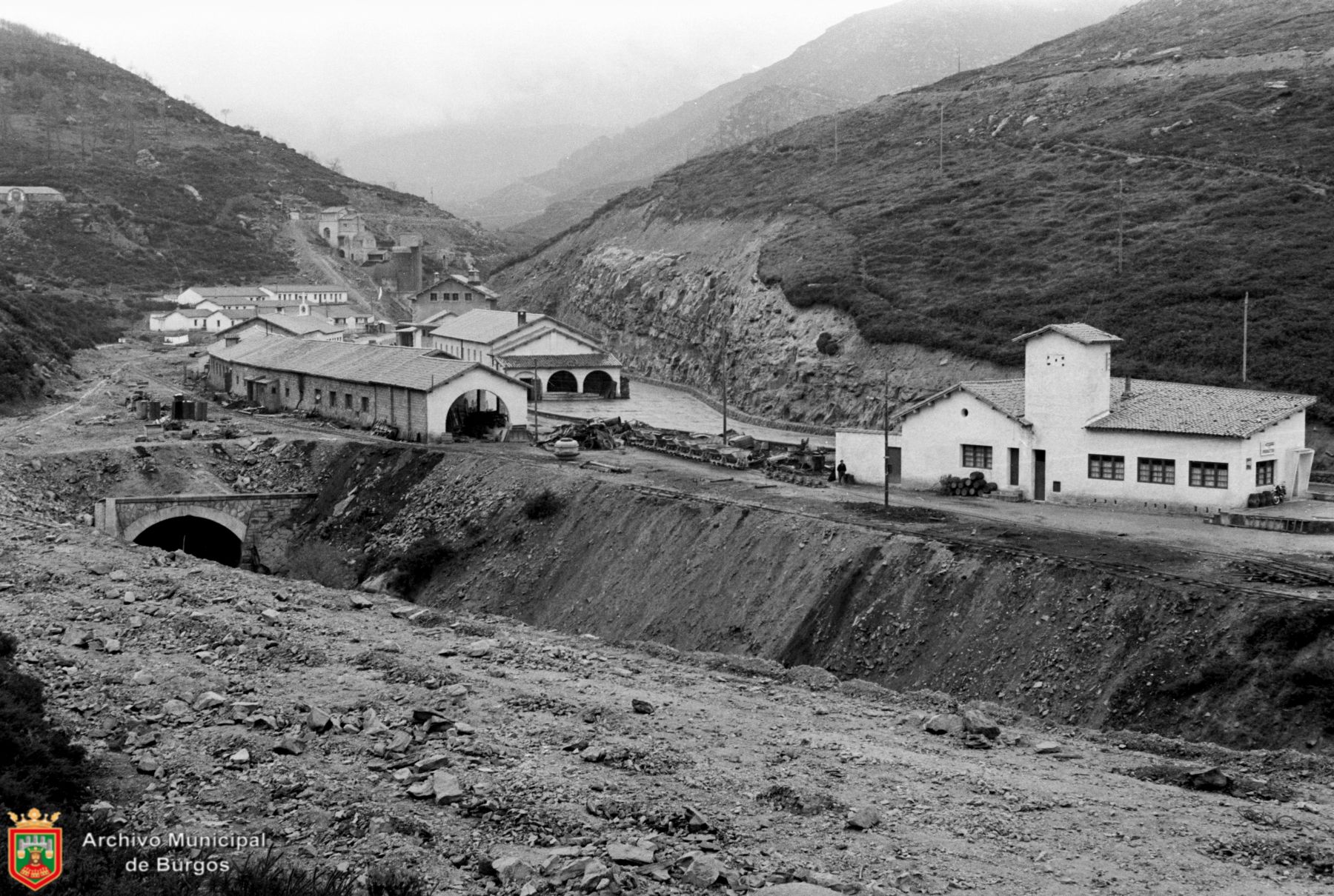 Fotos: El túnel que nunca vio la luz