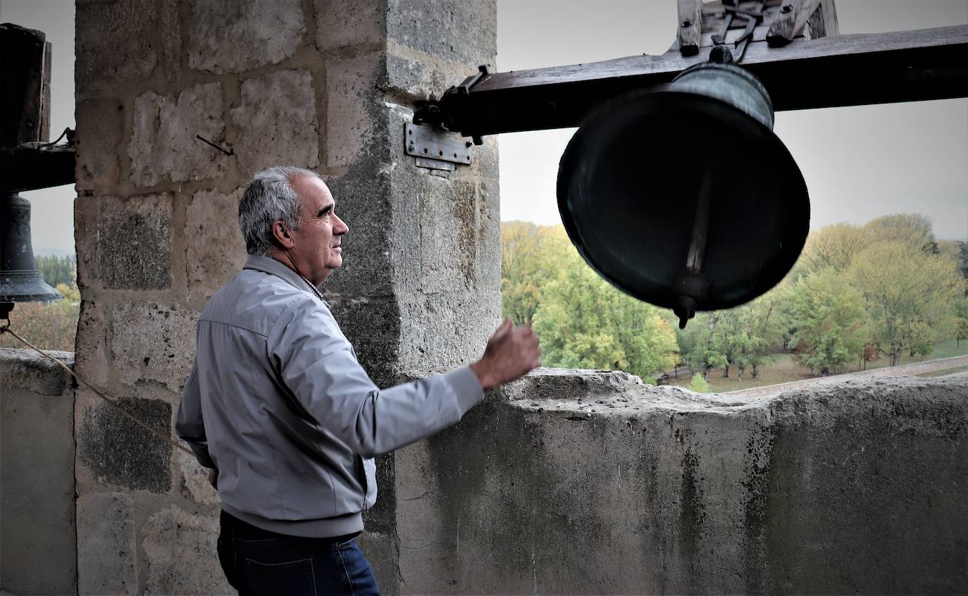 La Asociación de Campaneros de Burgos confía en que la UNESCO declare como Patrimonio Cultural Inmaterial el toque manual de campana. Mientras tanto, ellos llevan años trabajando por preservarlo. Están recopilando toques, trabajan para sacar adelante un centro de interpretación, han creado una escuela de campaneros y, además, se encargan del toque manual en algunas parroquias burgalesas. 