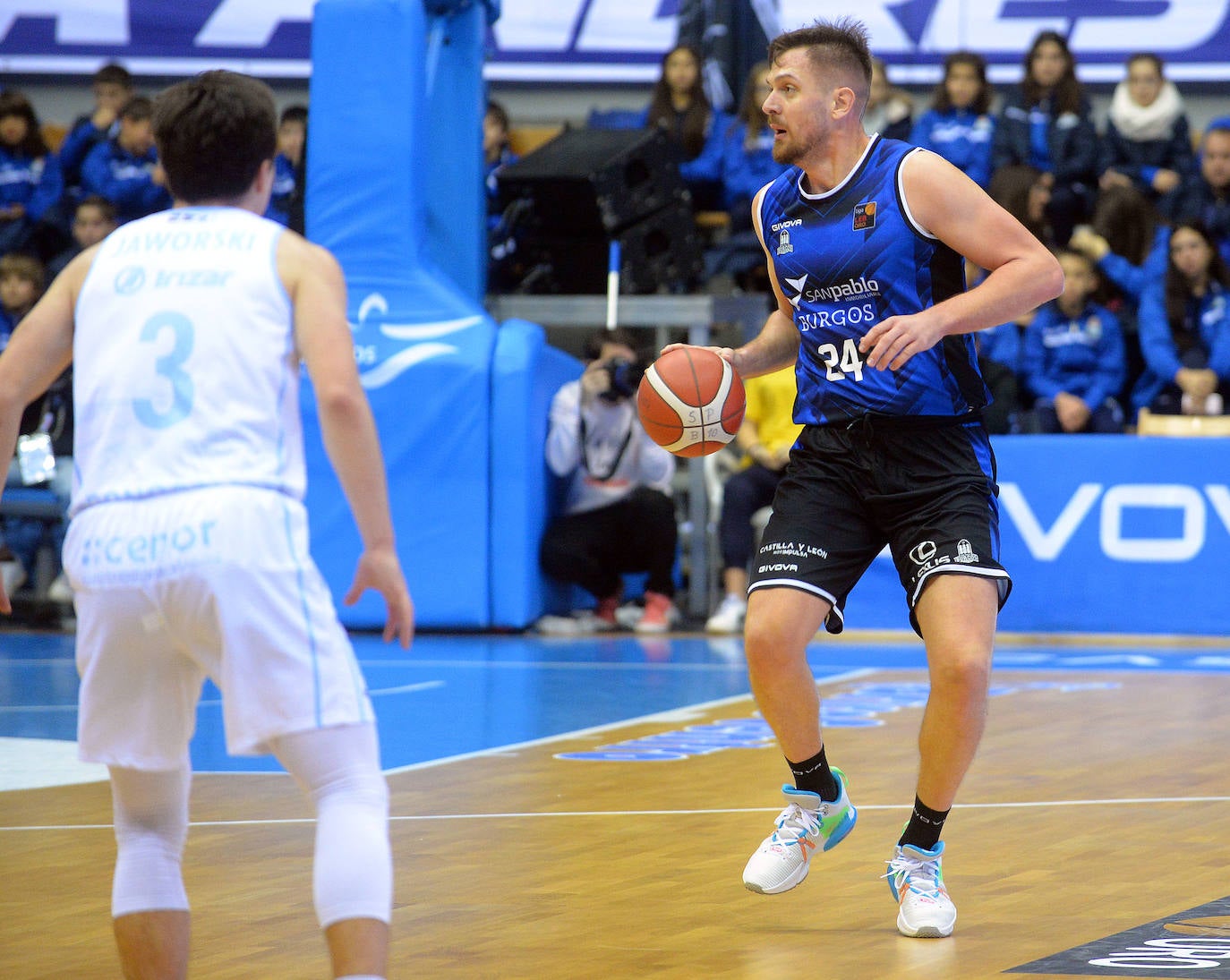 Fotos: Imágenes del partido entre el Hereda San Pablo Burgos y el Guuk Gipuzkoa Basket