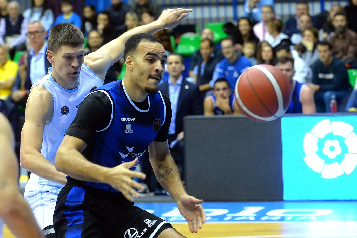 Fotos: Imágenes del partido entre el Hereda San Pablo Burgos y el Guuk Gipuzkoa Basket