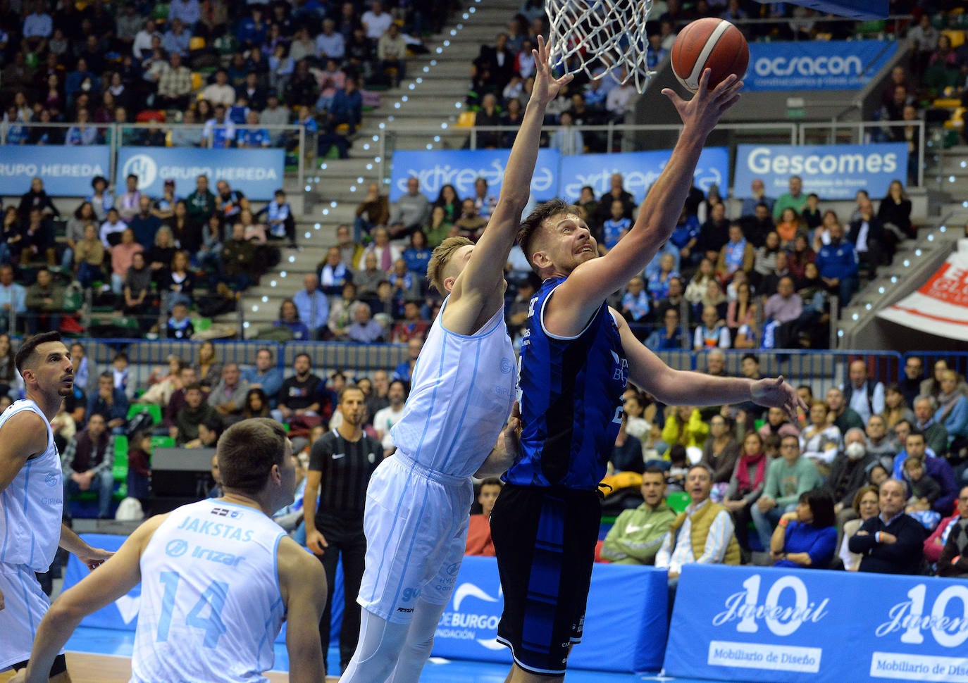 Fotos: Imágenes del partido entre el Hereda San Pablo Burgos y el Guuk Gipuzkoa Basket