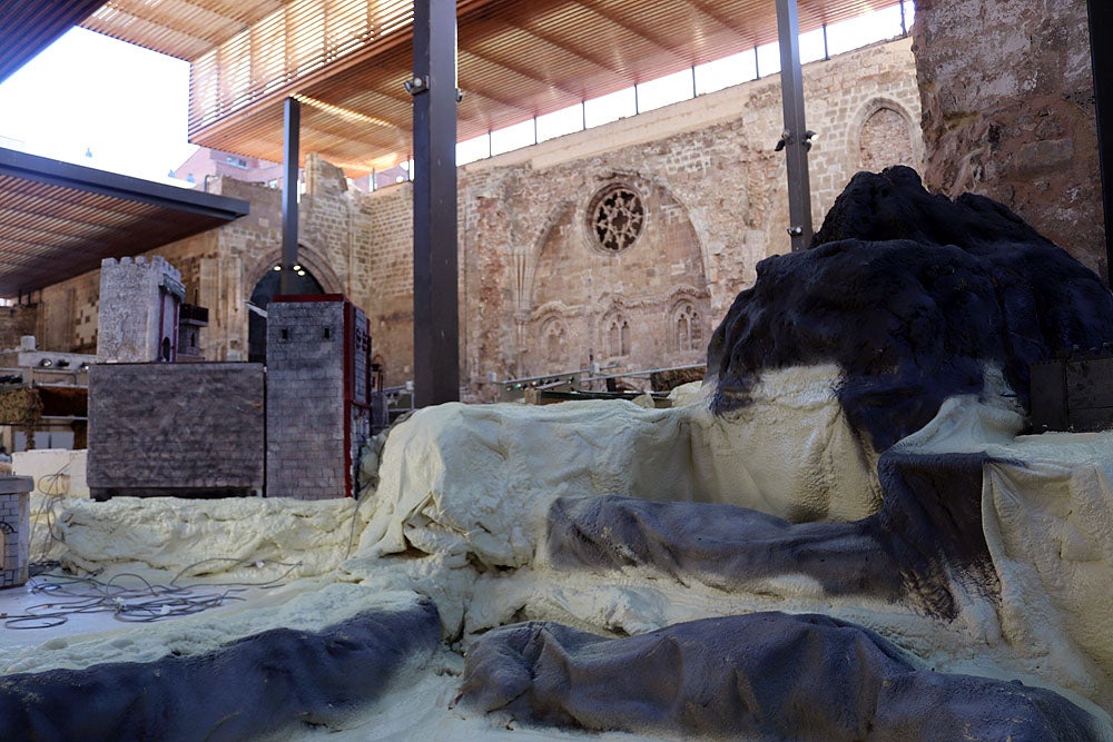 Fotos: El Belén Monumental del Ejército se traslada al Monasterio de San Juan