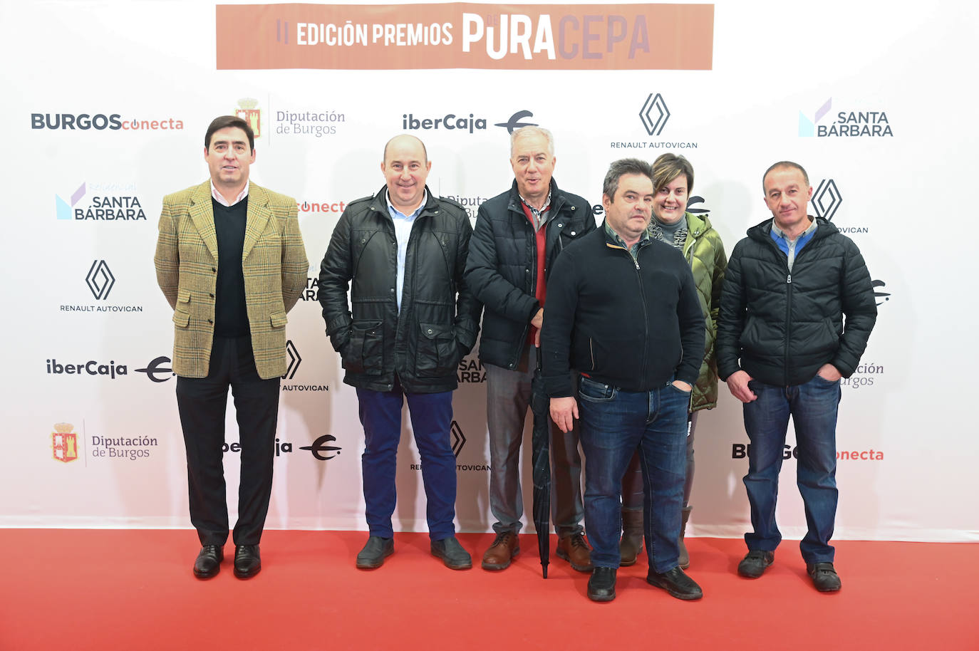 Representantes de Santo Domingo de Silos, otro de los pueblos que se ha llevado el premio a Pueblo del Año. A la izquierda, Emeterio Martín, alcalde del pueblo.