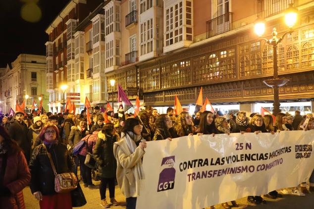 Fotos: El centro de Burgos se llena contra la violencia de género