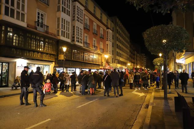 Fotos: El centro de Burgos se llena contra la violencia de género