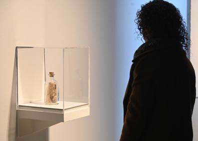 Imagen secundaria 1 - Interior del Museo de la Evolución Humana y el CAB de Burgos con las piezas protegidas en mamparas de cristaL. 