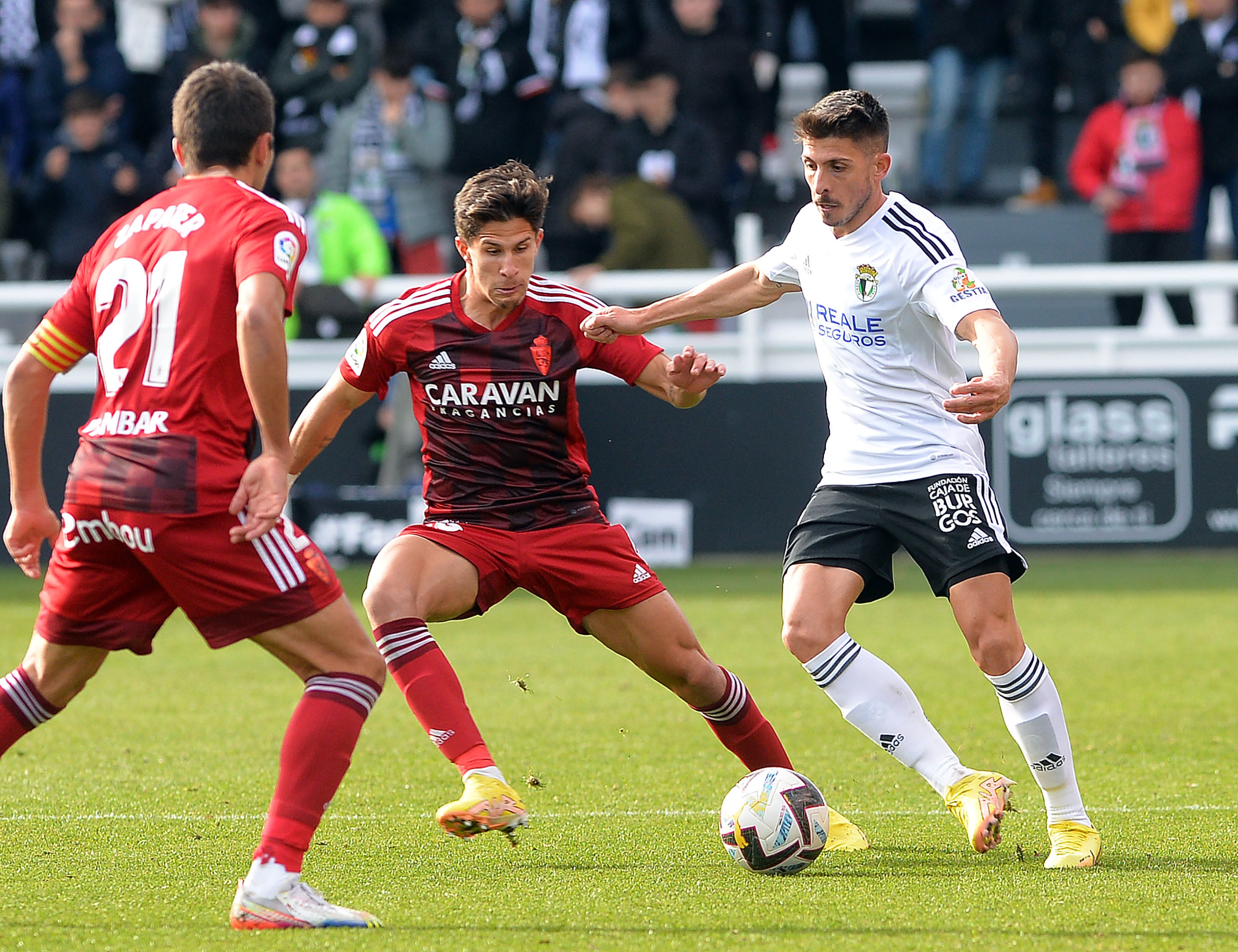 Fotos: El Burgos CF suma un punto en el último suspiro ante el Real Zaragoza