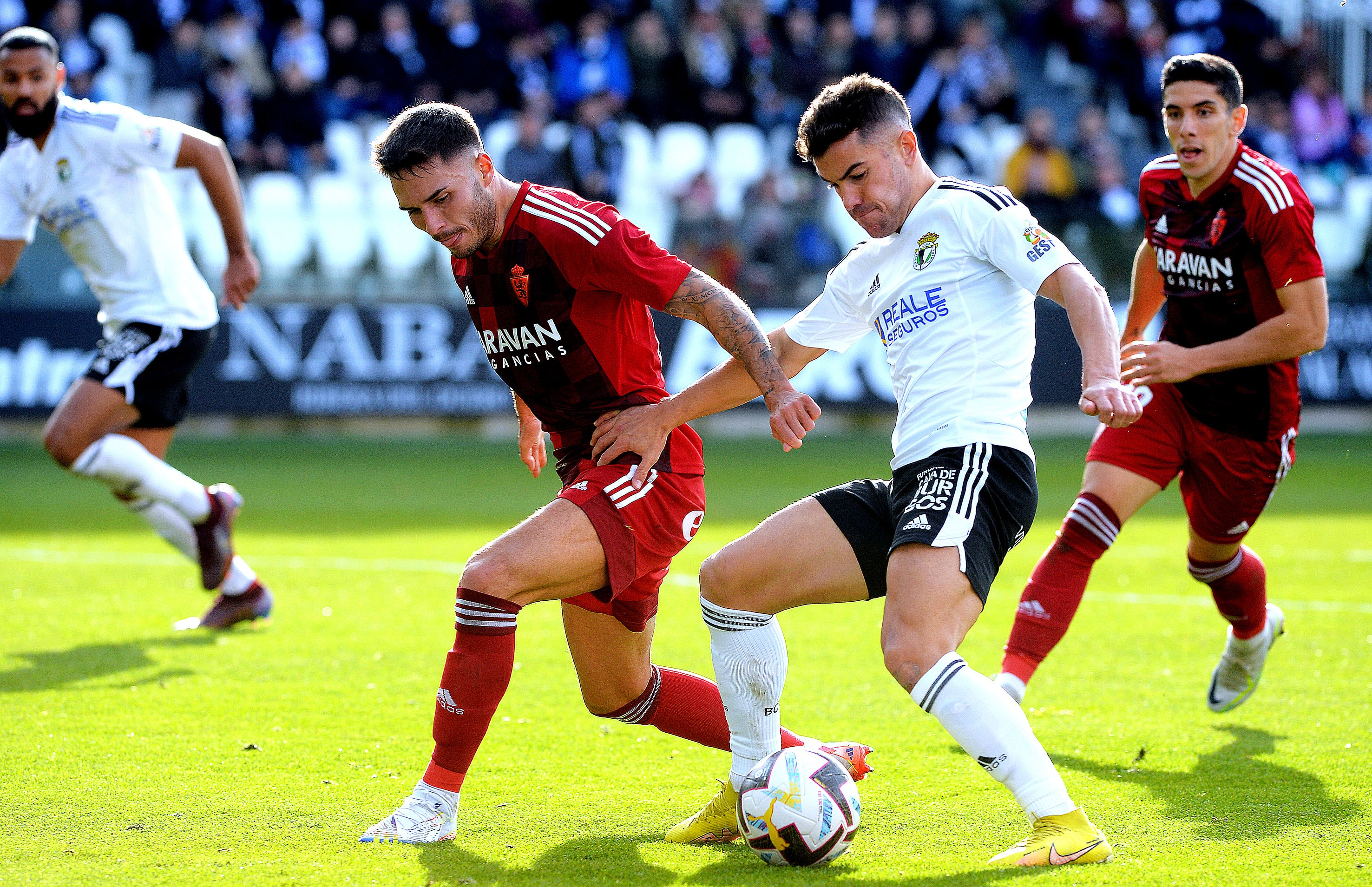 Fotos: El Burgos CF suma un punto en el último suspiro ante el Real Zaragoza