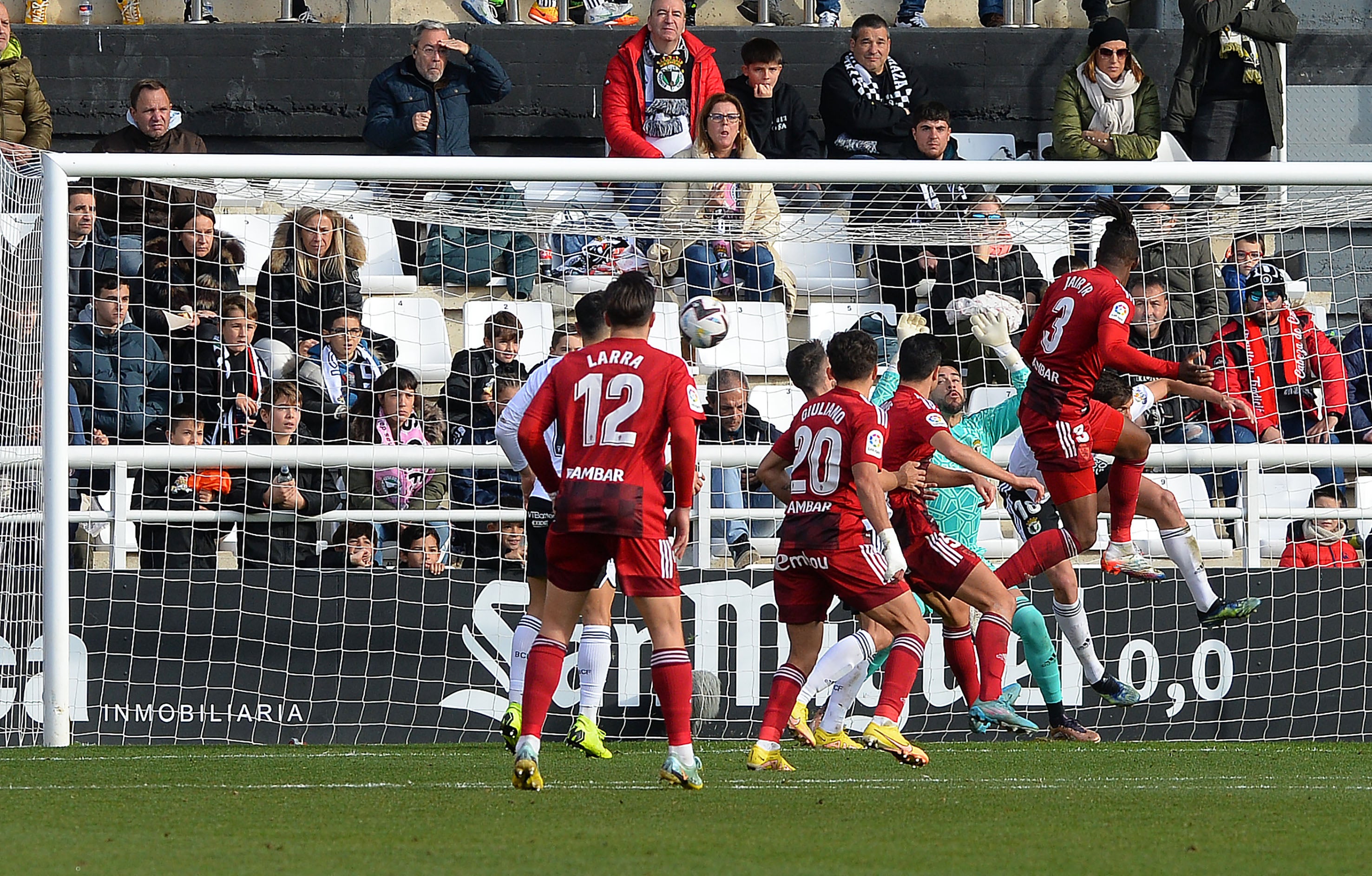 Fotos: El Burgos CF suma un punto en el último suspiro ante el Real Zaragoza