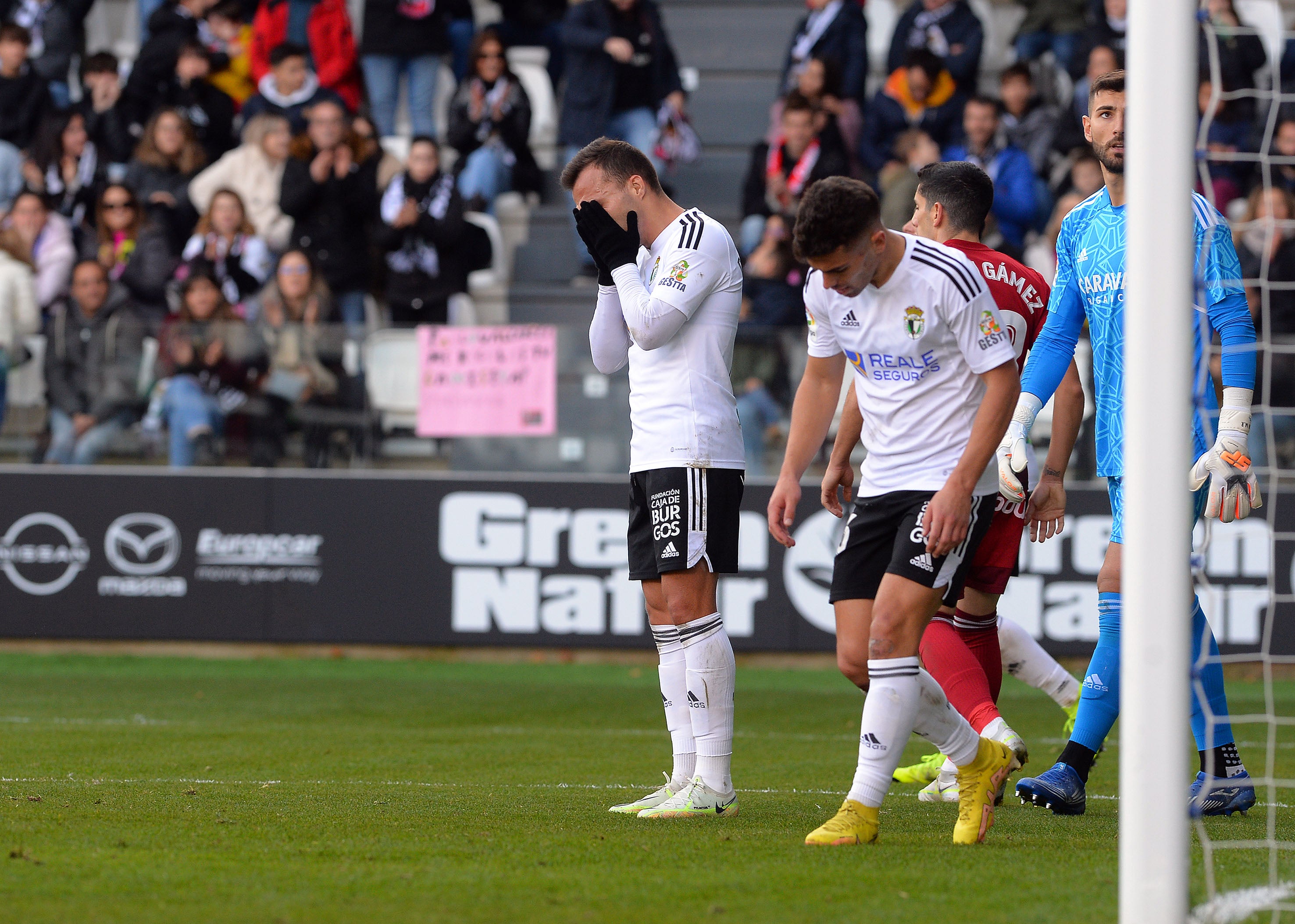 Fotos: El Burgos CF suma un punto en el último suspiro ante el Real Zaragoza