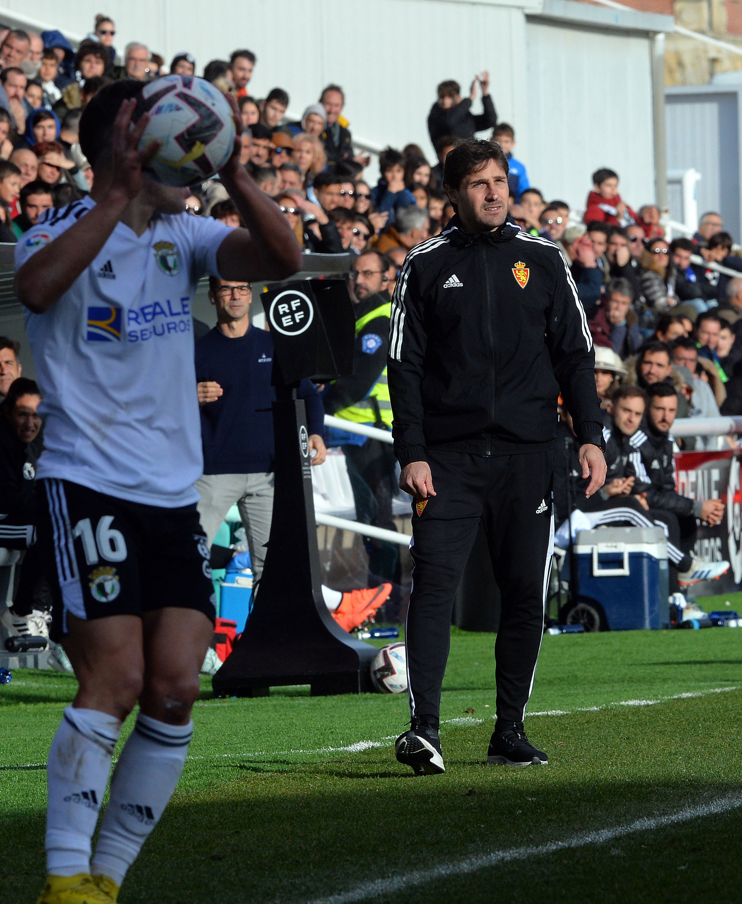 Fotos: El Burgos CF suma un punto en el último suspiro ante el Real Zaragoza