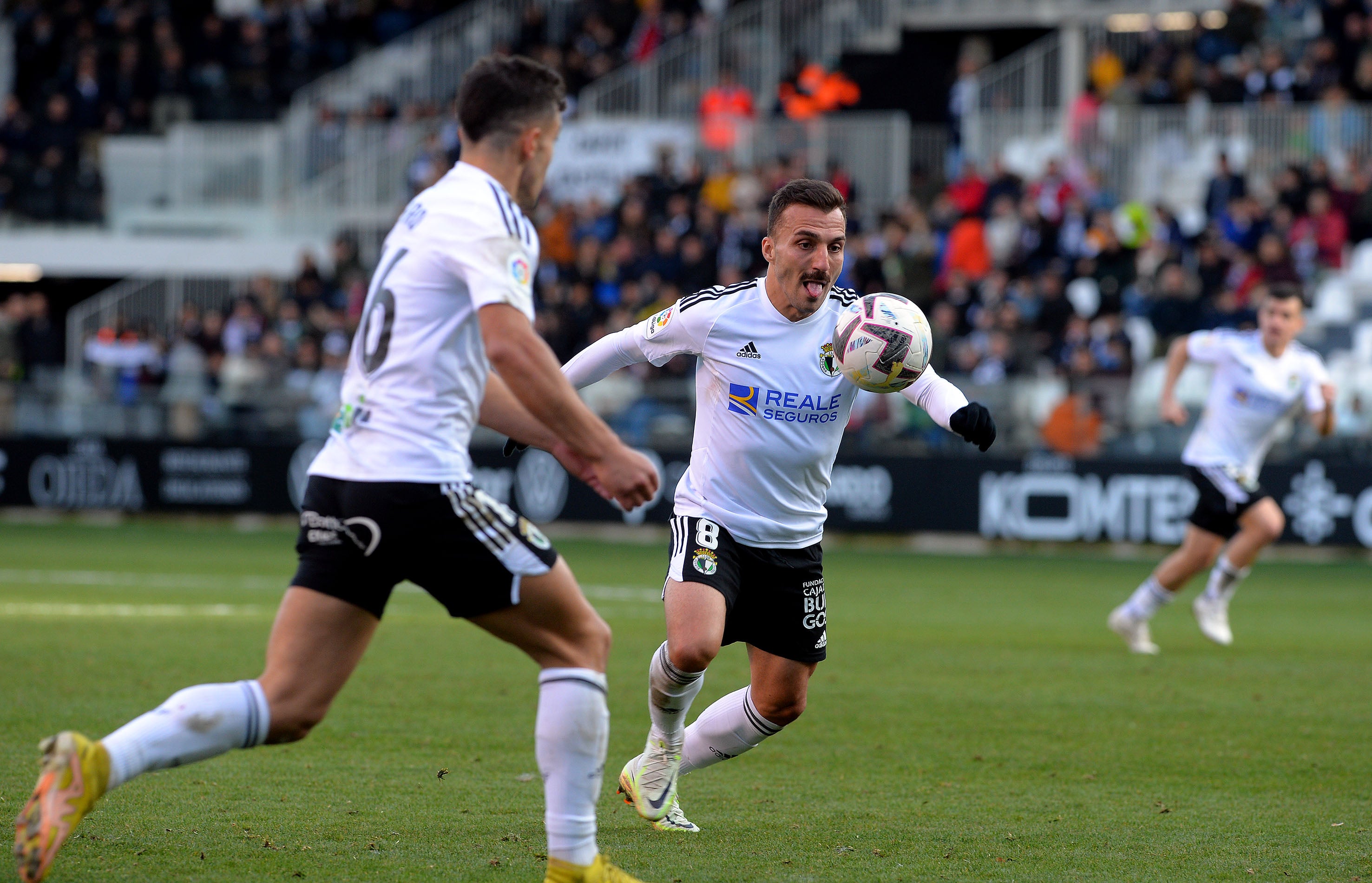 Fotos: El Burgos CF suma un punto en el último suspiro ante el Real Zaragoza