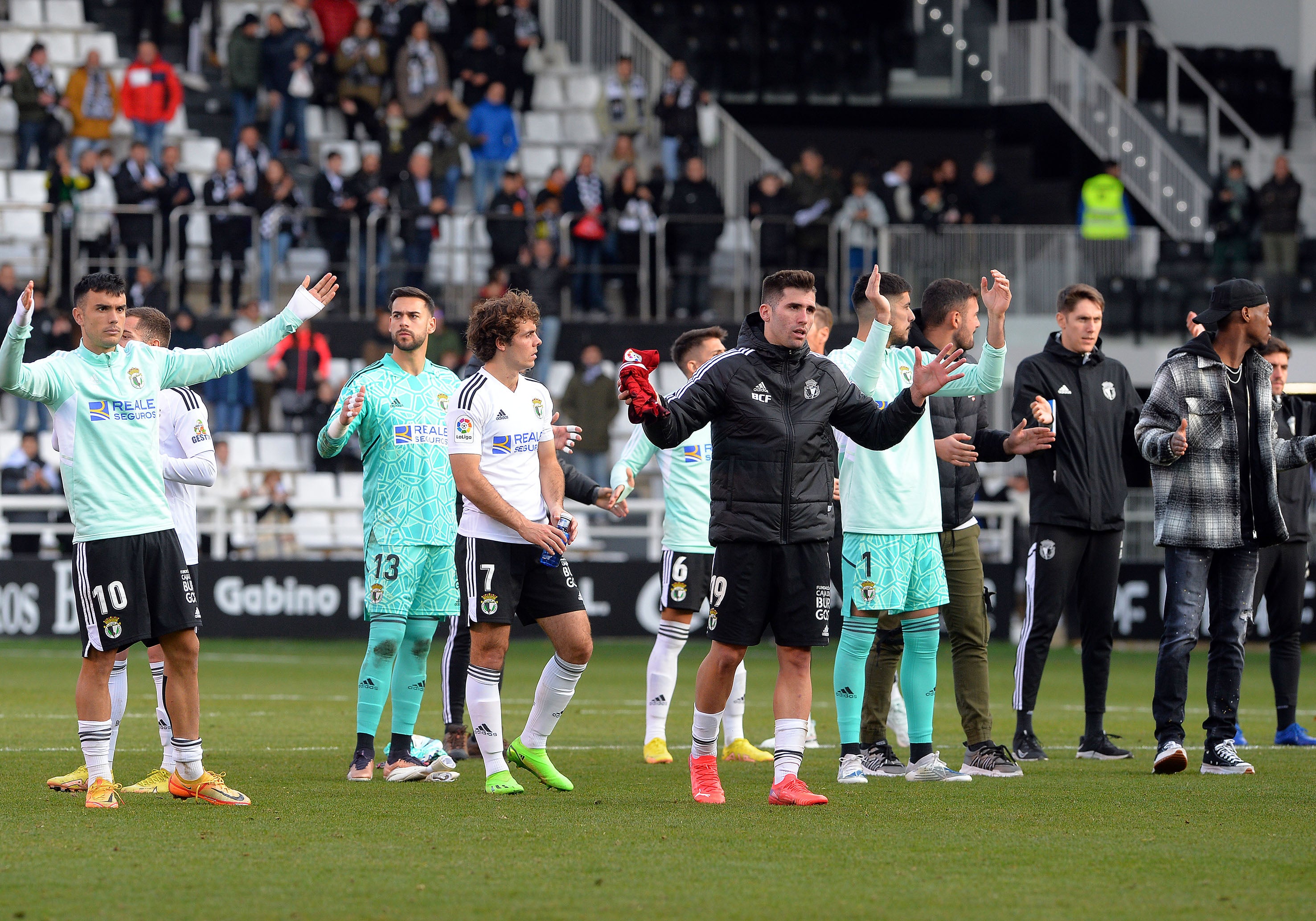 Fotos: El Burgos CF suma un punto en el último suspiro ante el Real Zaragoza