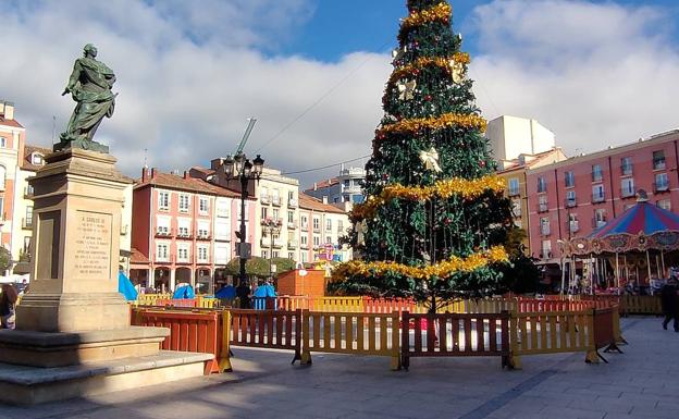 Todo preparado para inaugurar la Navidad en Burgos.