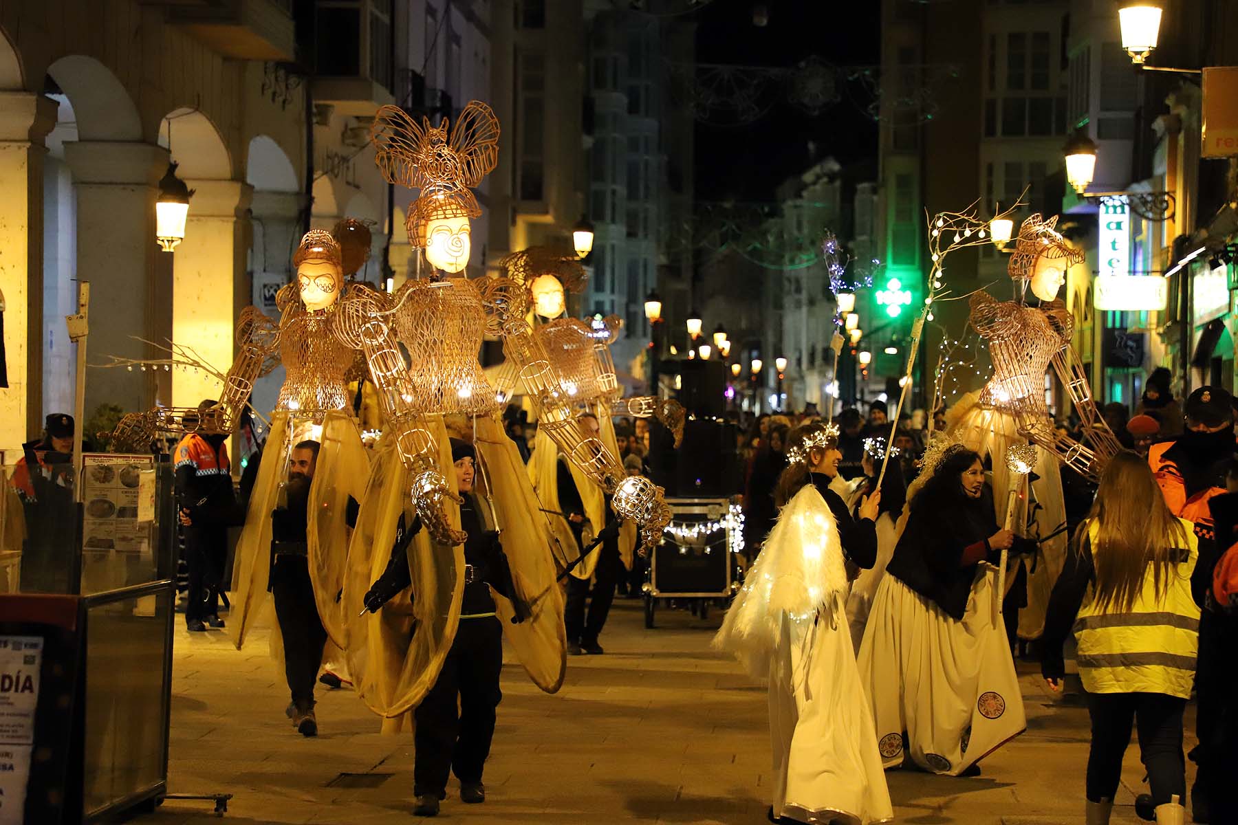 Fotos: Burgos da la bienvenida a la Navidad