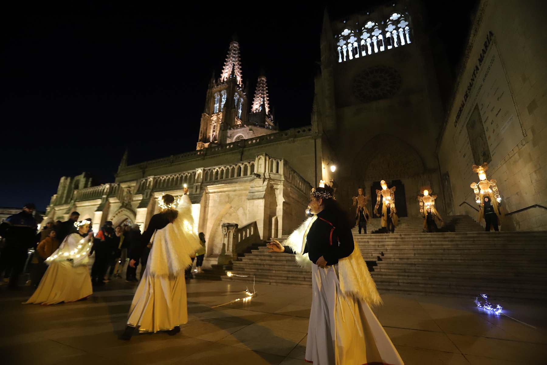 Fotos: Burgos da la bienvenida a la Navidad