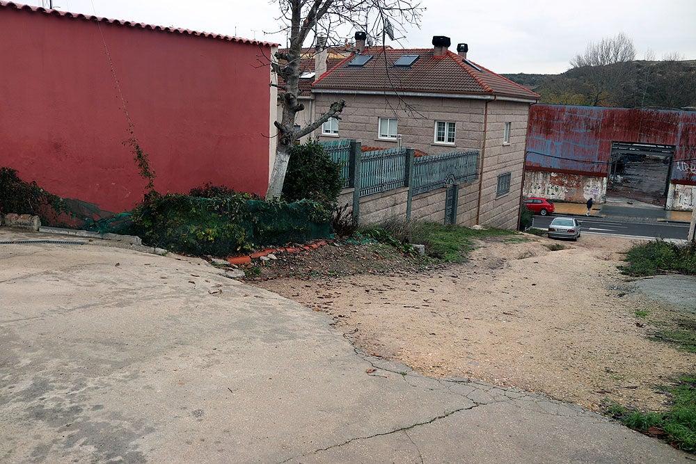 Fotos: Quejas de los vecinos por el acceso impracticalbe de una calle de Burgos