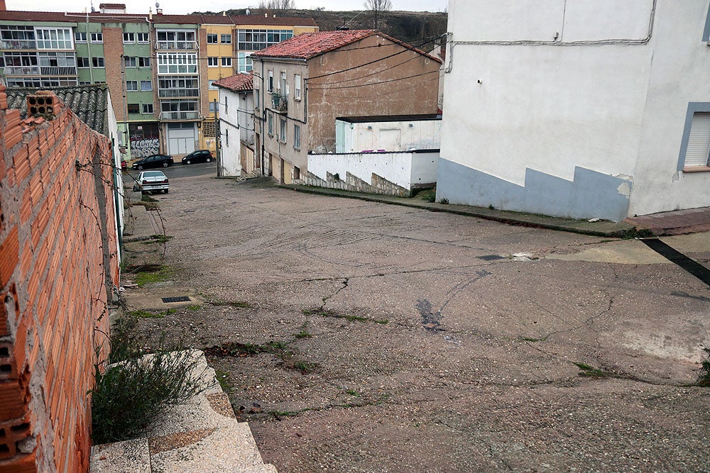 Fotos: Quejas de los vecinos por el acceso impracticalbe de una calle de Burgos