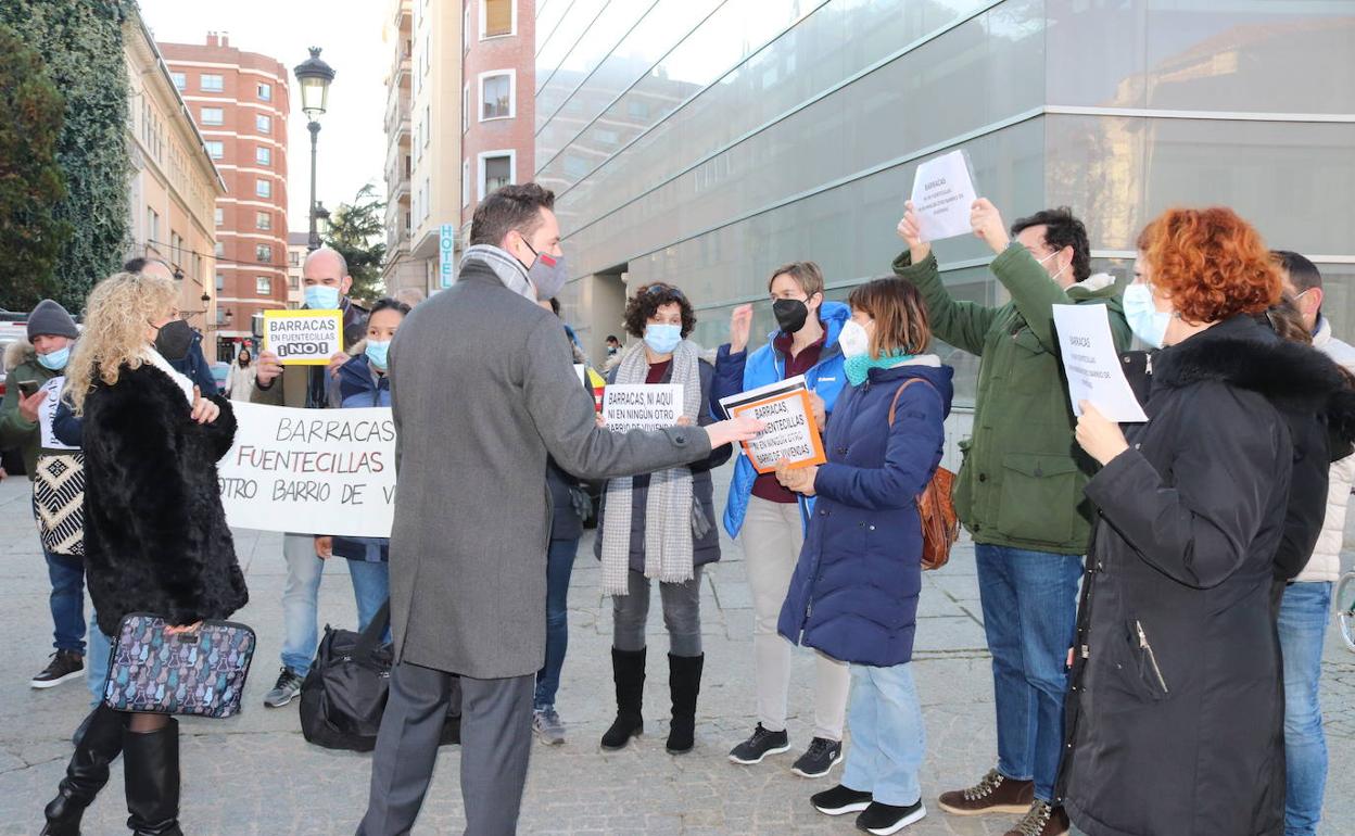 Protestas de los vecinos de Fuentecillas contra las barracas.