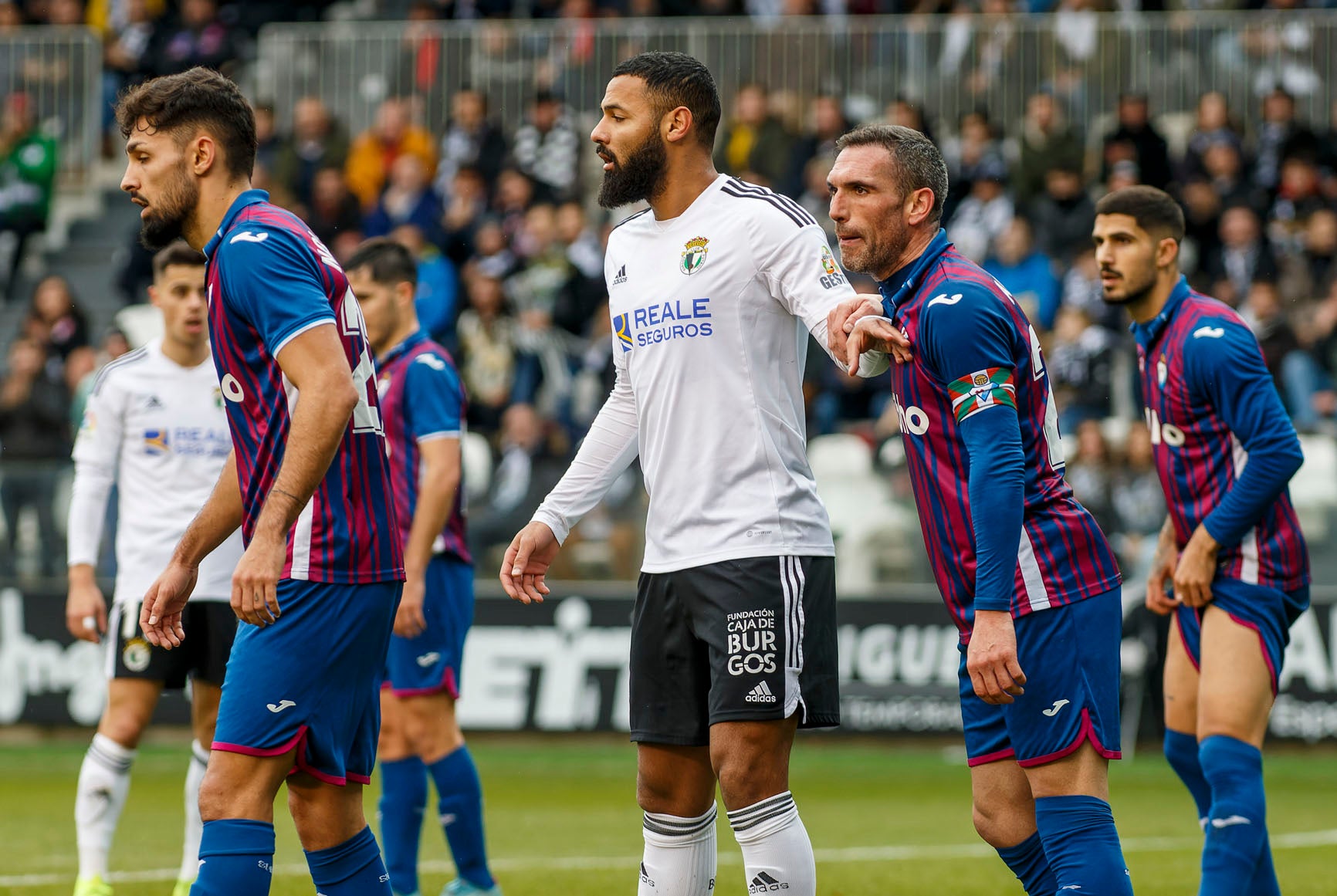 Fotos: El Burgos CF no puede con el Eibar que remonta y le deja sin liderato