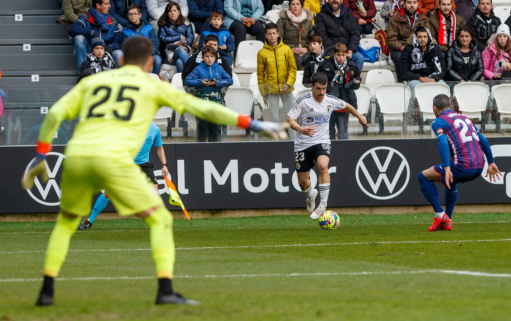 Fotos: El Burgos CF no puede con el Eibar que remonta y le deja sin liderato