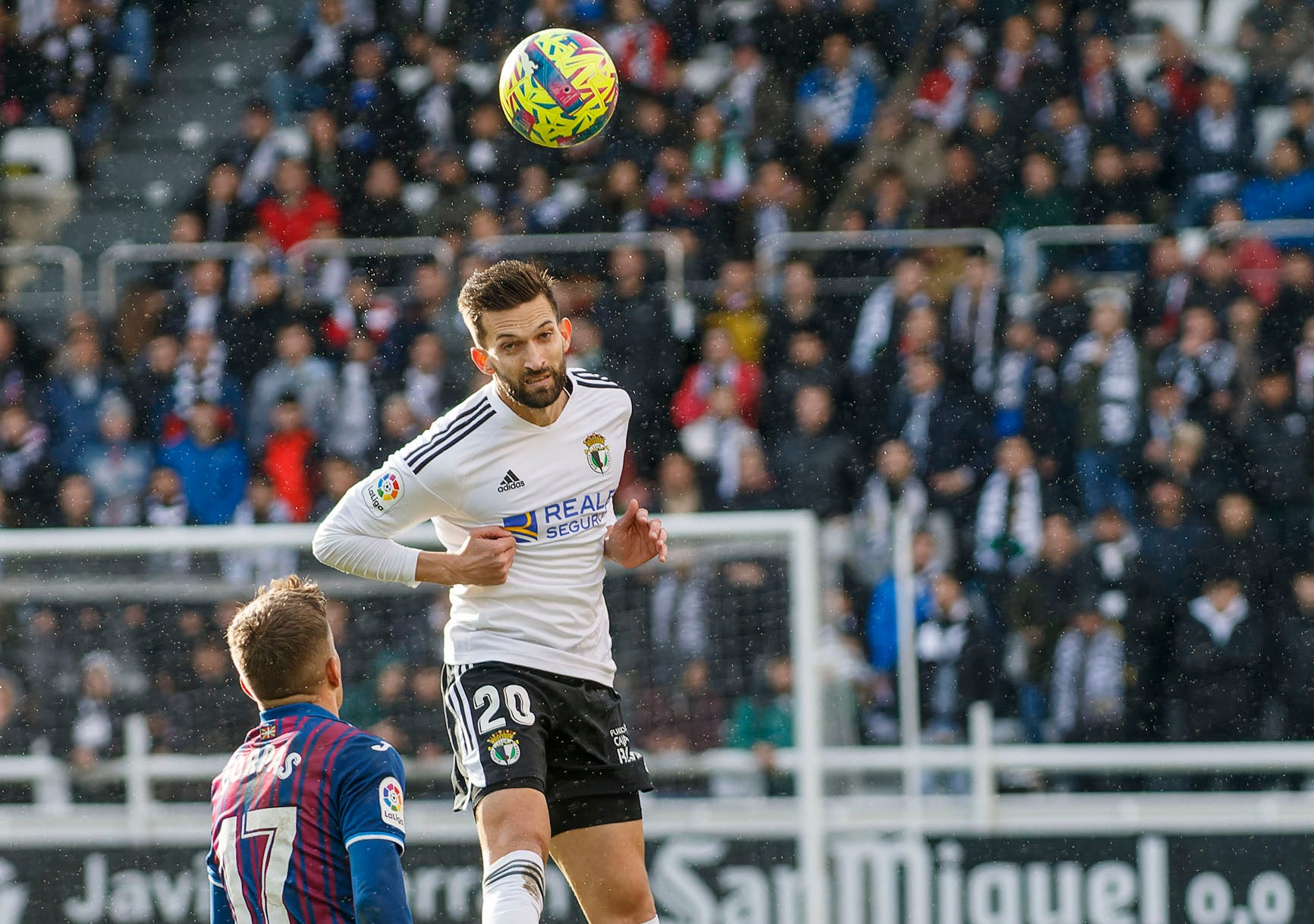 Fotos: El Burgos CF no puede con el Eibar que remonta y le deja sin liderato