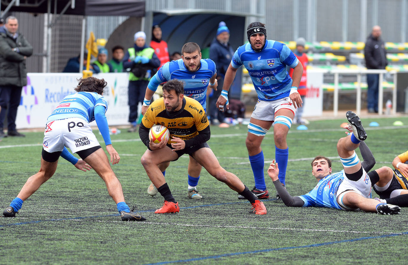 Imágenes de la victoria de Recoletas Burgos UBU ante Complutense Cisneros este domingo en San Amaro