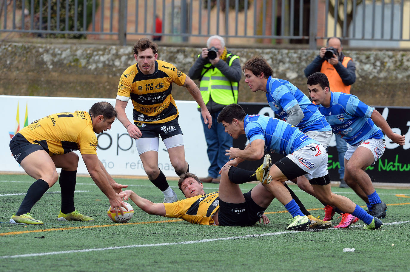 Imágenes de la victoria de Recoletas Burgos UBU ante Complutense Cisneros este domingo en San Amaro