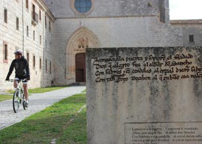 Imagen secundaria 1 - 1. Catedral de Burgos (Patricia Ansotegui). 2. Monasterio de San Pedro Cardeña. 3. Estatua del Cid en Mecerreyes (Emilio Cappa Segis). 