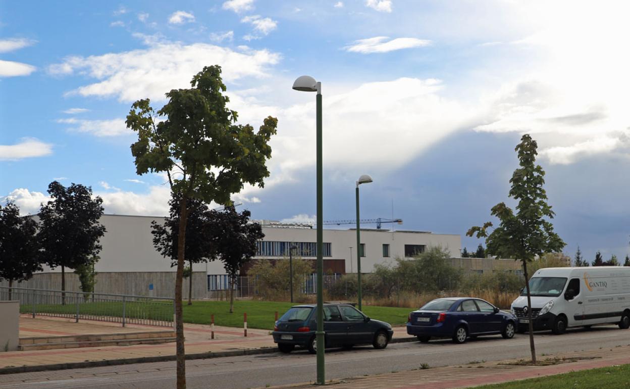 Las calle se encuentran en los entornos del nuevo colegio Isabel de Basilea.