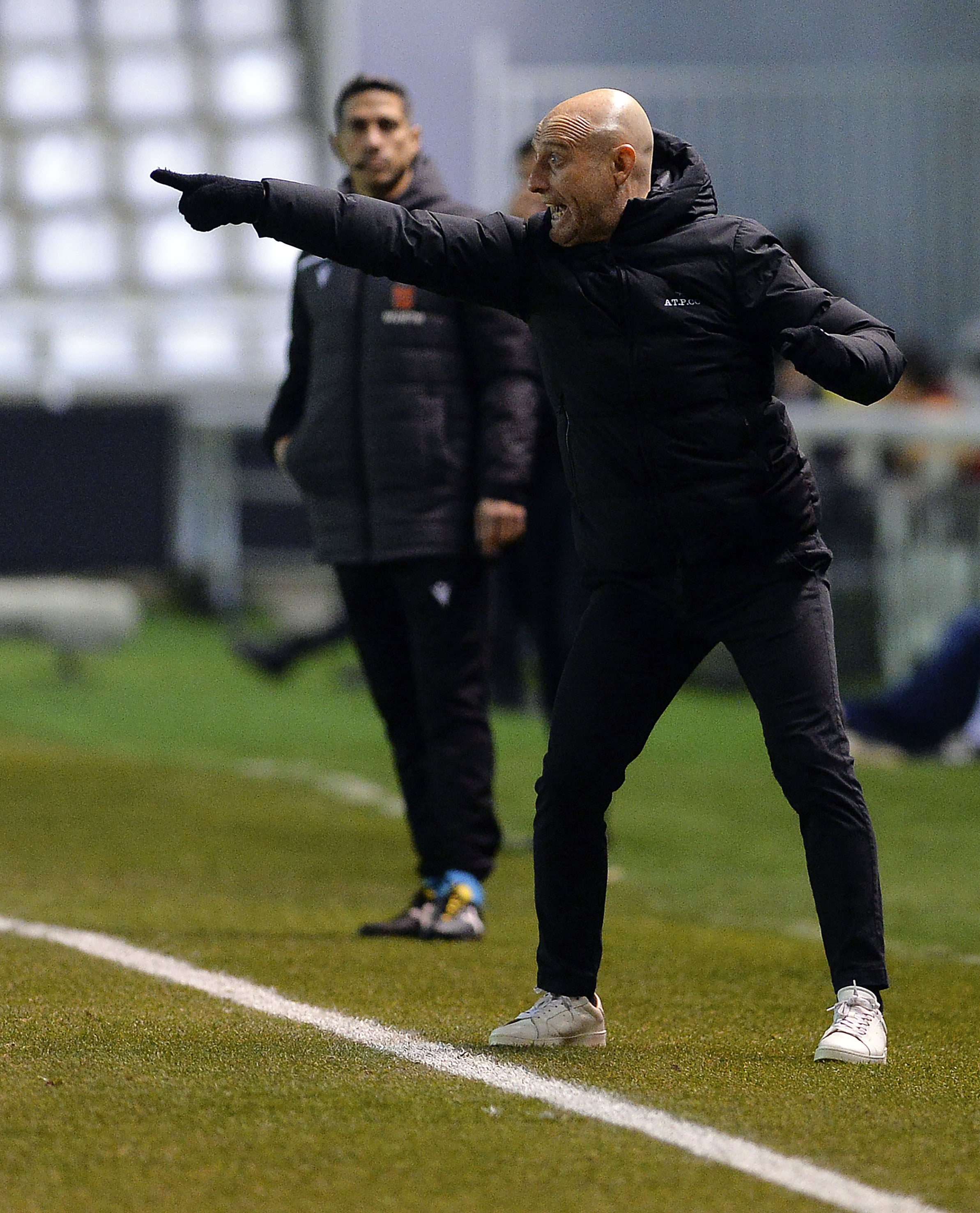 Fotos: Burgos CF y SD Huesca firman tablas para cerrar el 2022