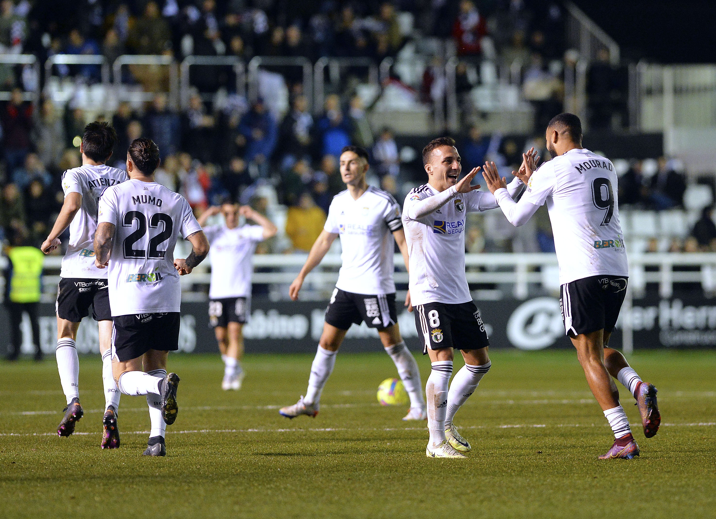 Fotos: Burgos CF y SD Huesca firman tablas para cerrar el 2022