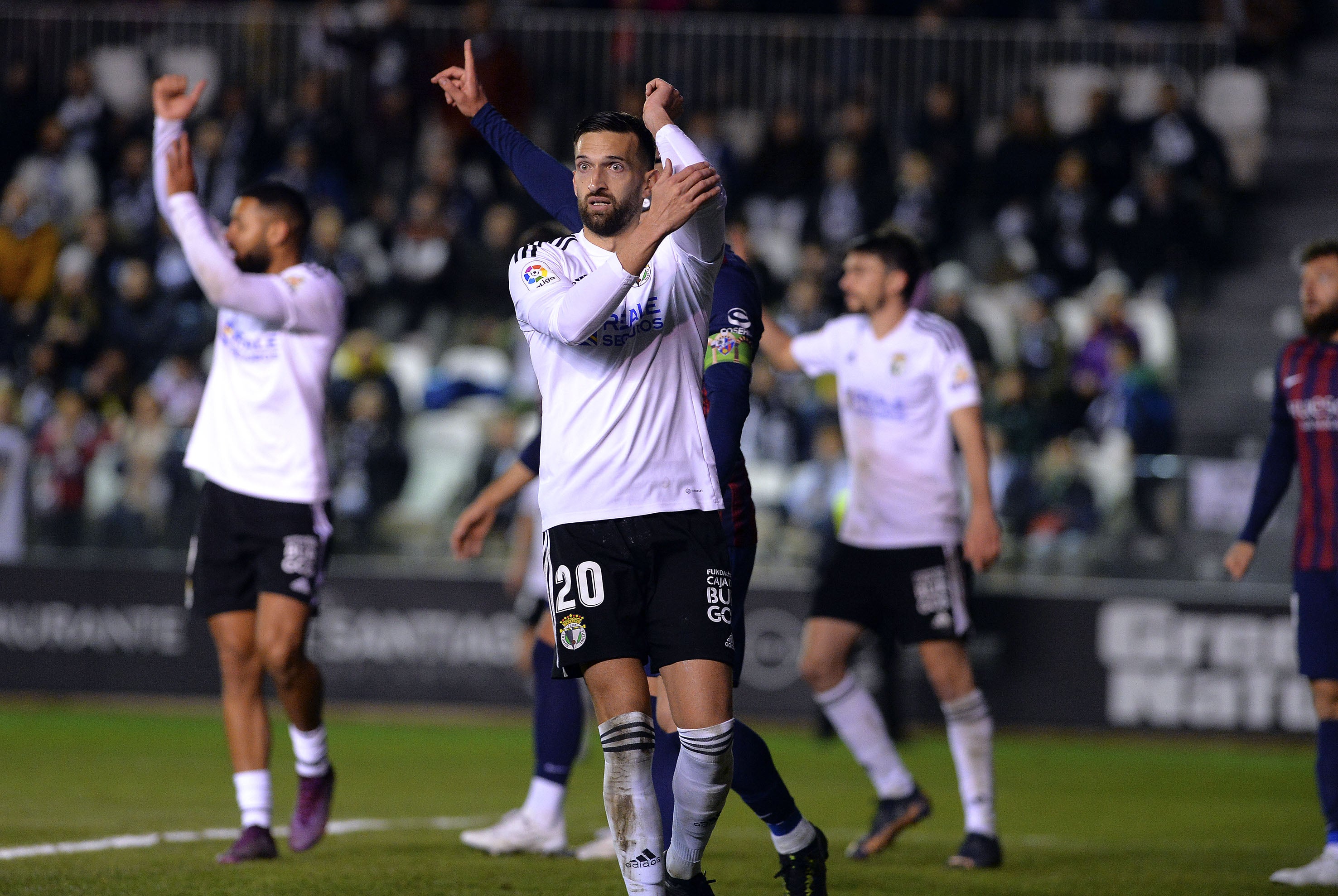 Fotos: Burgos CF y SD Huesca firman tablas para cerrar el 2022