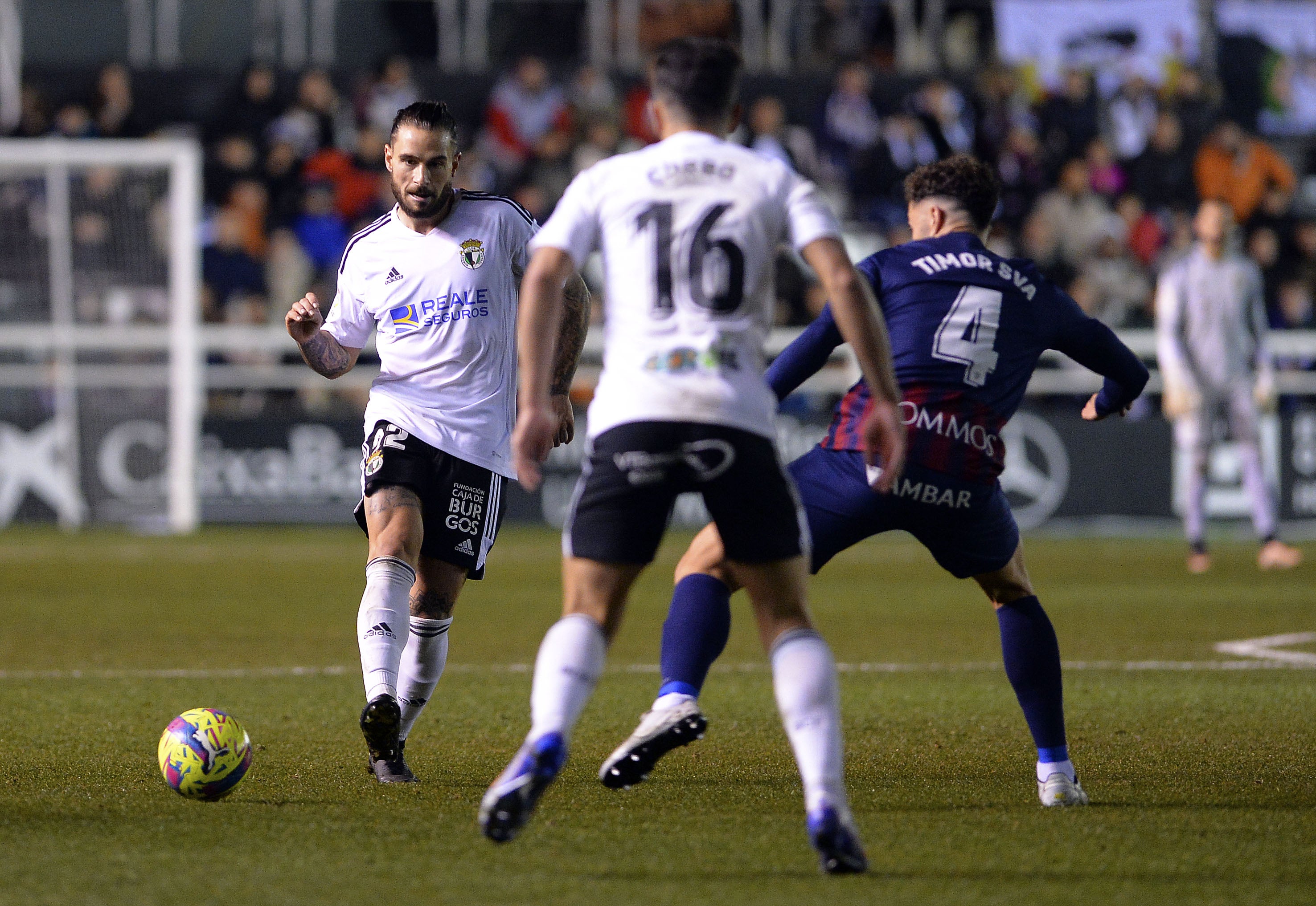 Fotos: Burgos CF y SD Huesca firman tablas para cerrar el 2022