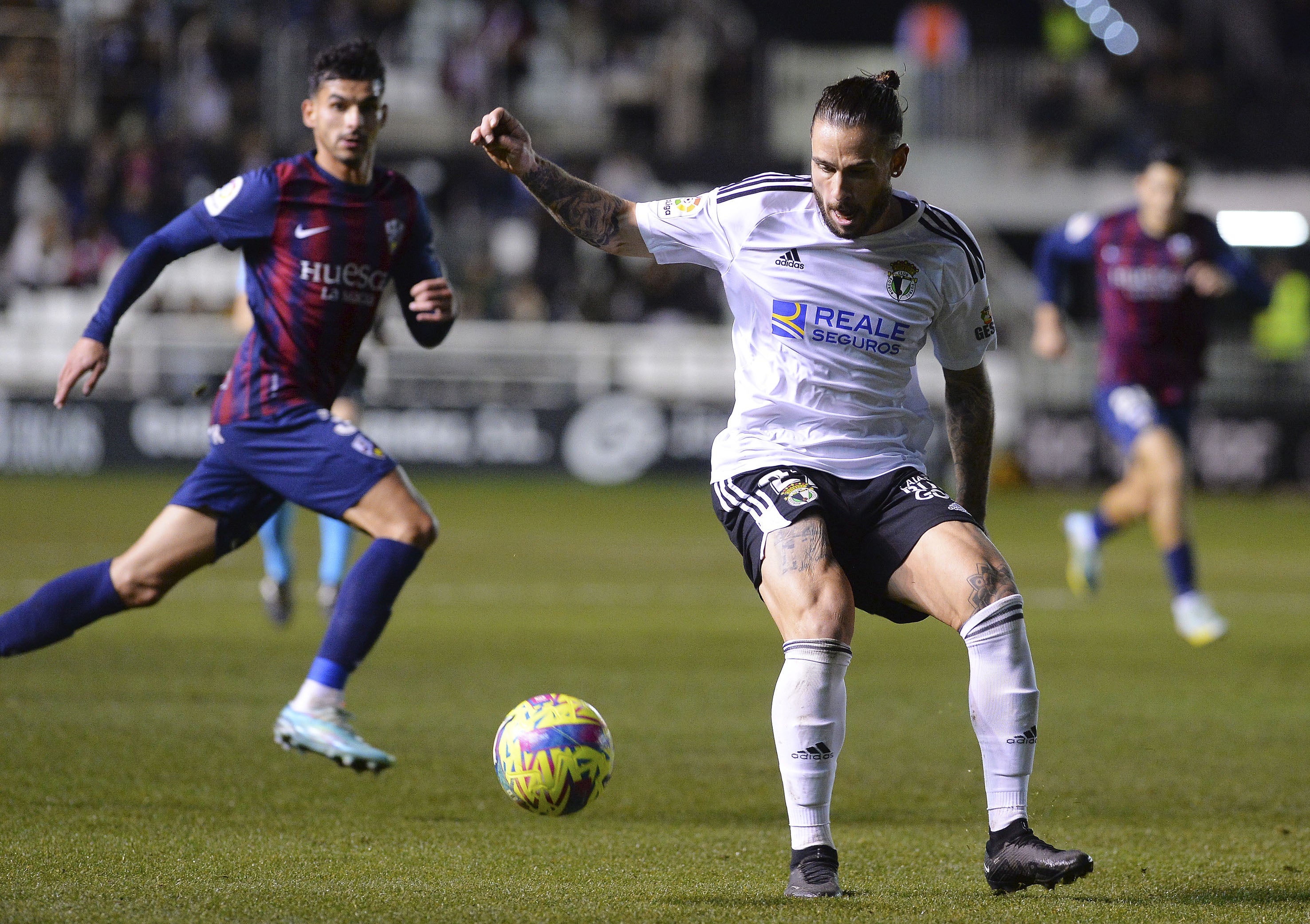 Fotos: Burgos CF y SD Huesca firman tablas para cerrar el 2022